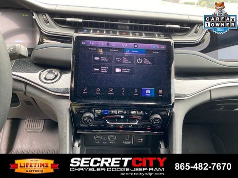 Used 2022 Jeep Grand Cherokee Trailhawk w/ Luxury Tech Group III AWD/4WD image 13