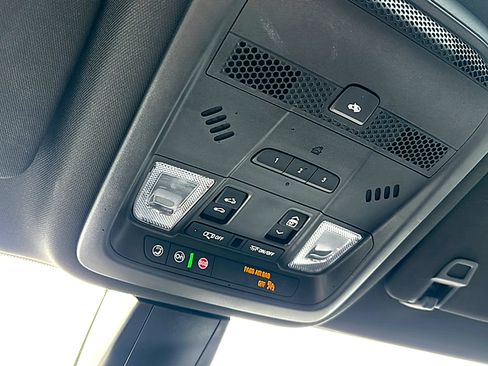 Used 2024 Cadillac XT6 Premium Luxury FWD image 39