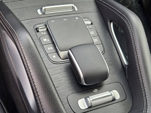 Used 2023 Mercedes-Benz GLS 450 4MATIC image 19