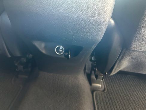 Used 2017 Hyundai Santa Fe Limited AWD/4WD image 32