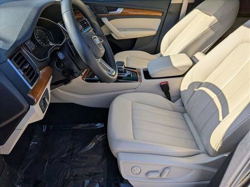 Used 2021 Audi Q5 Premium w/ Convenience Package image 16