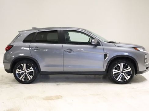 Used 2025 Mitsubishi Outlander Sport SE image 3