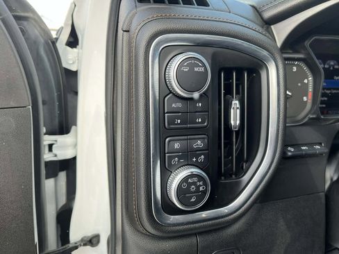 Used 2020 GMC Sierra 2500 AT4 w/ AT4 Premium Package image 18