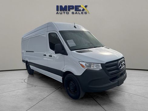 Used 2025 Mercedes-Benz Sprinter 2500 image 7