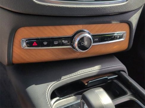 Certified 2025 Volvo XC90 T8 Core w/ Protection Package image 25
