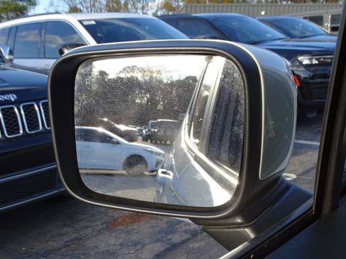 Used 2021 Jeep Renegade Latitude w/ Convenience Group image 38