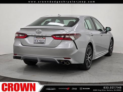 Used 2021 Toyota Camry SE FWD image 7