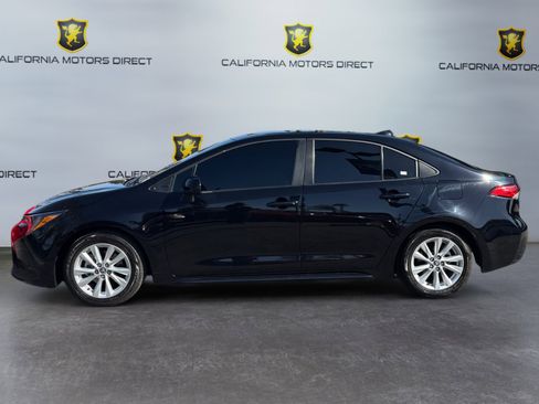 Used 2025 Toyota Corolla LE w/ LE Premium Package FWD image 2