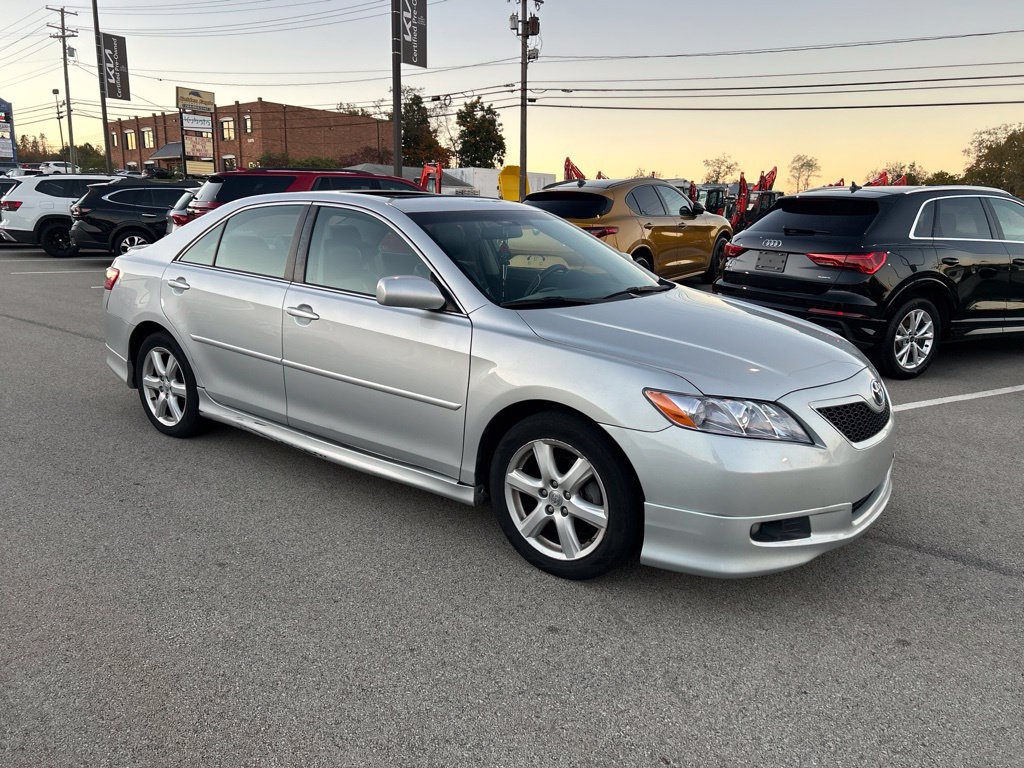 Used 2007 Toyota Camry SE FWD image 1