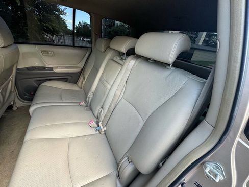 Used 2005 Toyota Highlander 4WD V6 w/ 3rd Row image 14