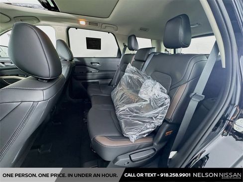 New 2025 Nissan Pathfinder Platinum w/ Black Appearance Package image 26