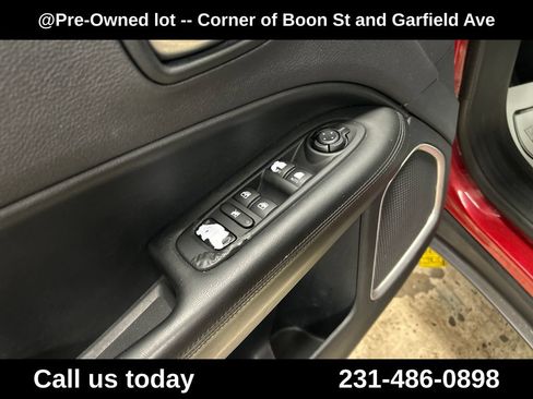 Used 2020 Jeep Compass Latitude AWD/4WD image 16