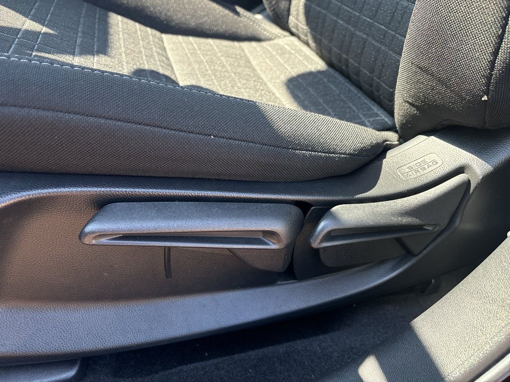 Used 2024 Honda HR-V LX image 12