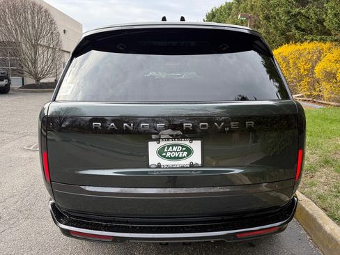 New 2025 Land Rover Range Rover SE image 4