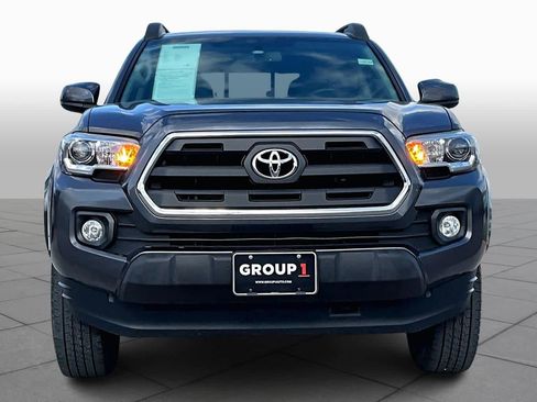 Used 2017 Toyota Tacoma SR5 w/ Tow Package image 3