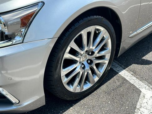 Used 2017 Lexus LS 460 image 8
