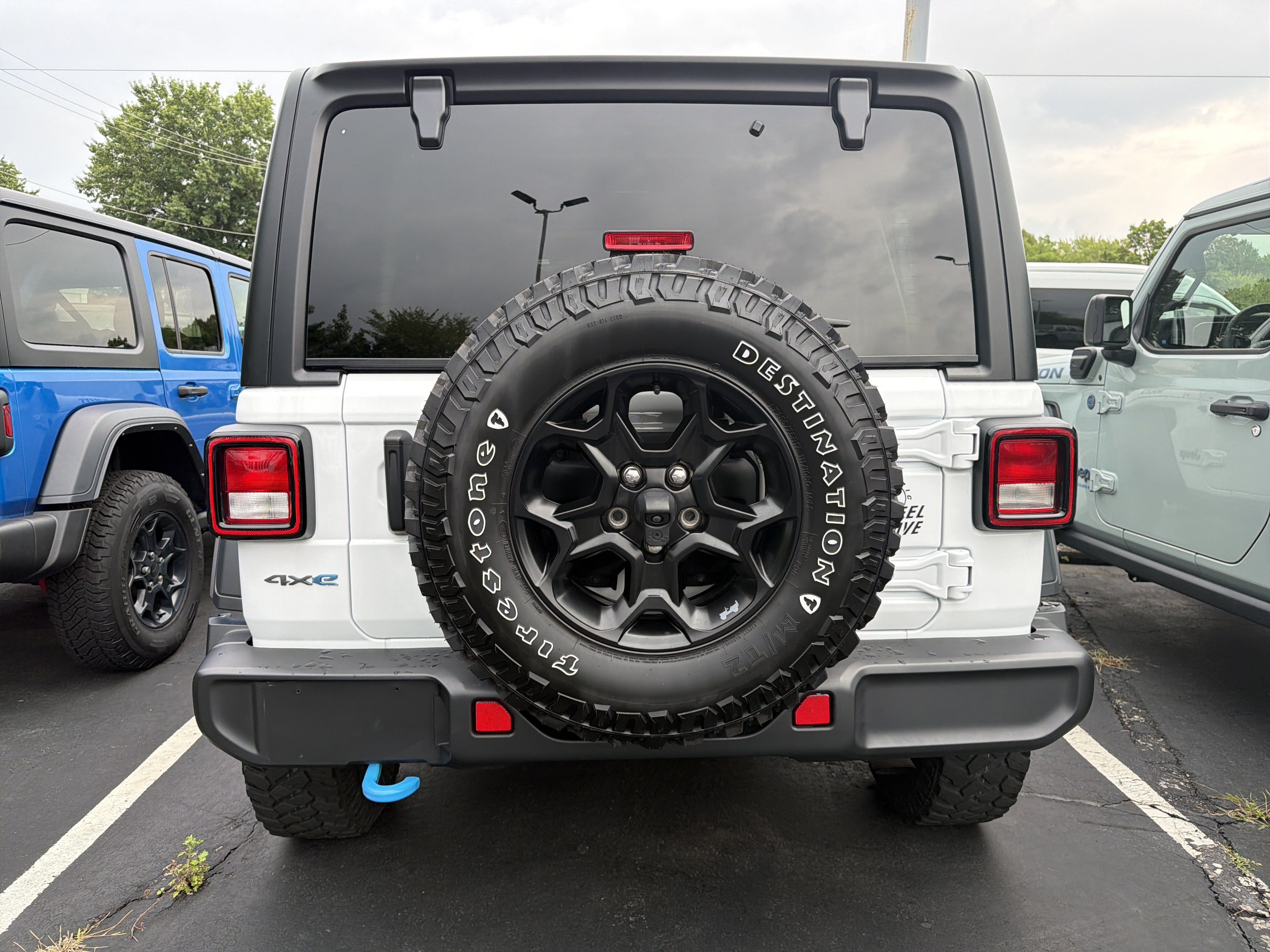 Certified 2023 Jeep Wrangler Unlimited w/ Cold Weather Group AWD/4WD image 7