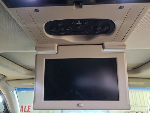 Used 2018 GMC Yukon XL Denali w/ Open Road Package image 23