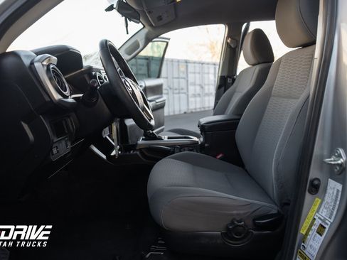 Used 2016 Toyota Tacoma SR5 w/ Towing Package image 26