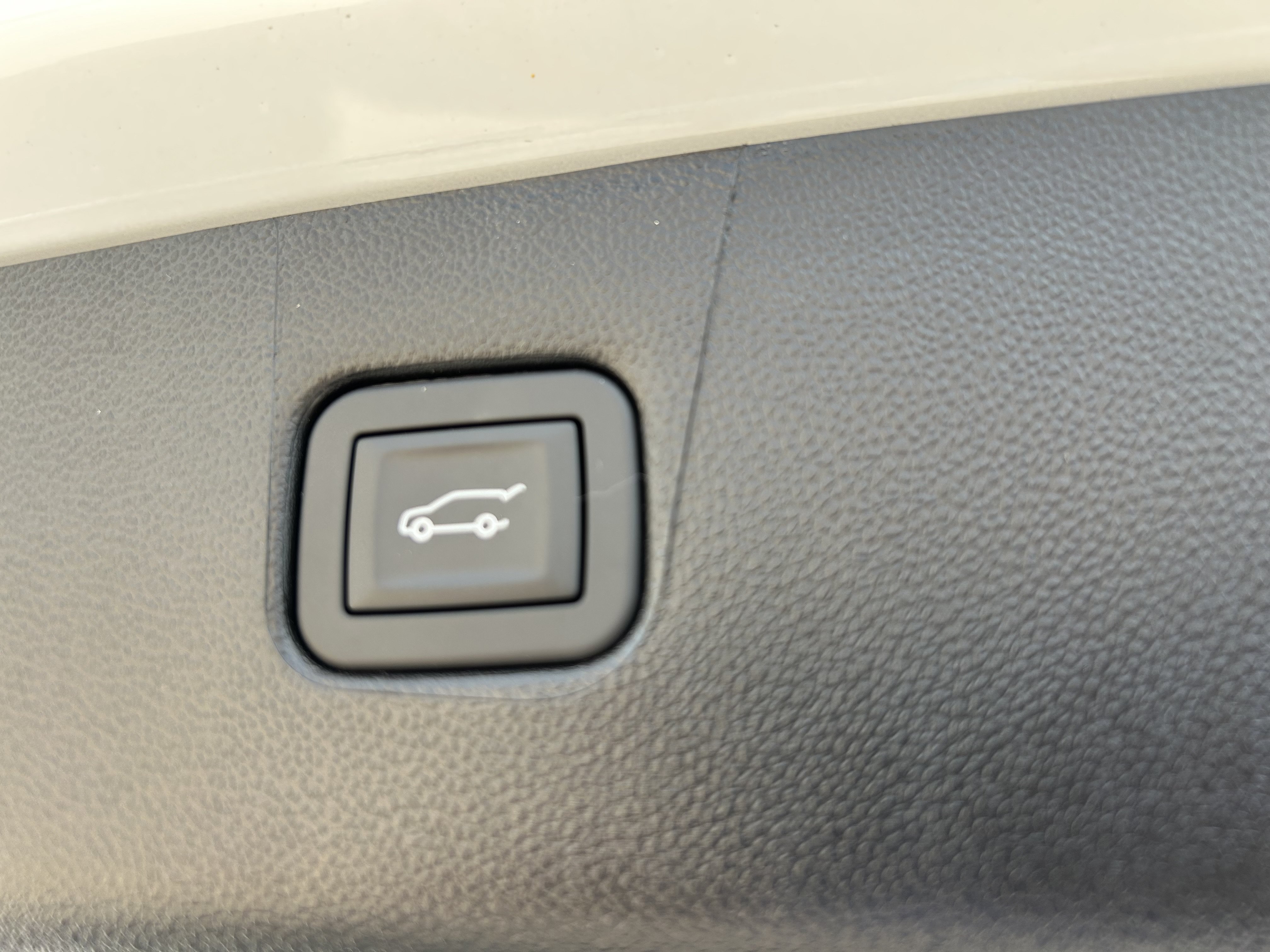 New 2026 Chevrolet Blazer LT w/ Convenience Package FWD image 10