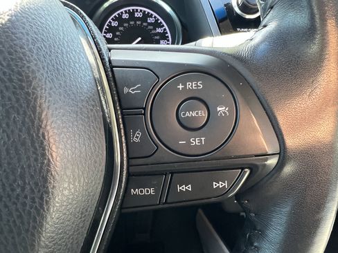 Used 2020 Toyota Camry SE image 20