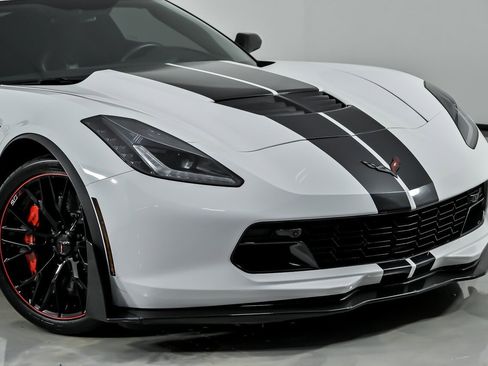 Used 2016 Chevrolet Corvette Z06 w/ 3LZ Preferred Equipment Group RWD image 3