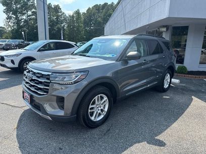 Used 2025 Ford Explorer Active