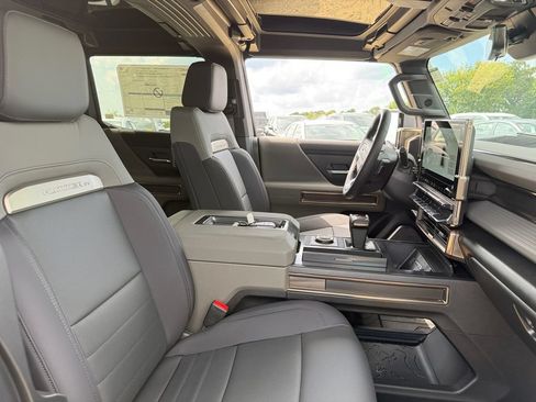 New 2025 GMC Hummer EV 2X w/ LPO, Dark Essentials Package AWD/4WD image 35