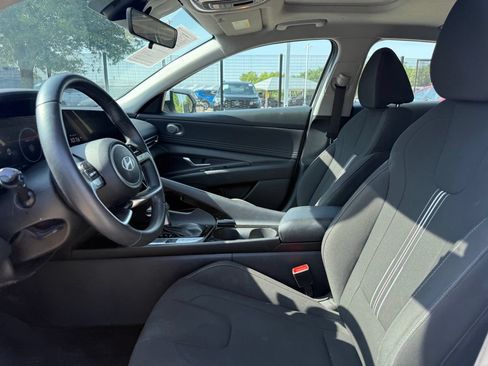 Used 2025 Hyundai Elantra SEL FWD image 9