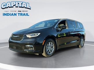 New 2026 Chrysler Pacifica Select video 1