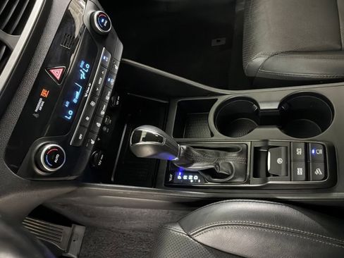Used 2019 Hyundai Tucson Limited AWD/4WD image 16