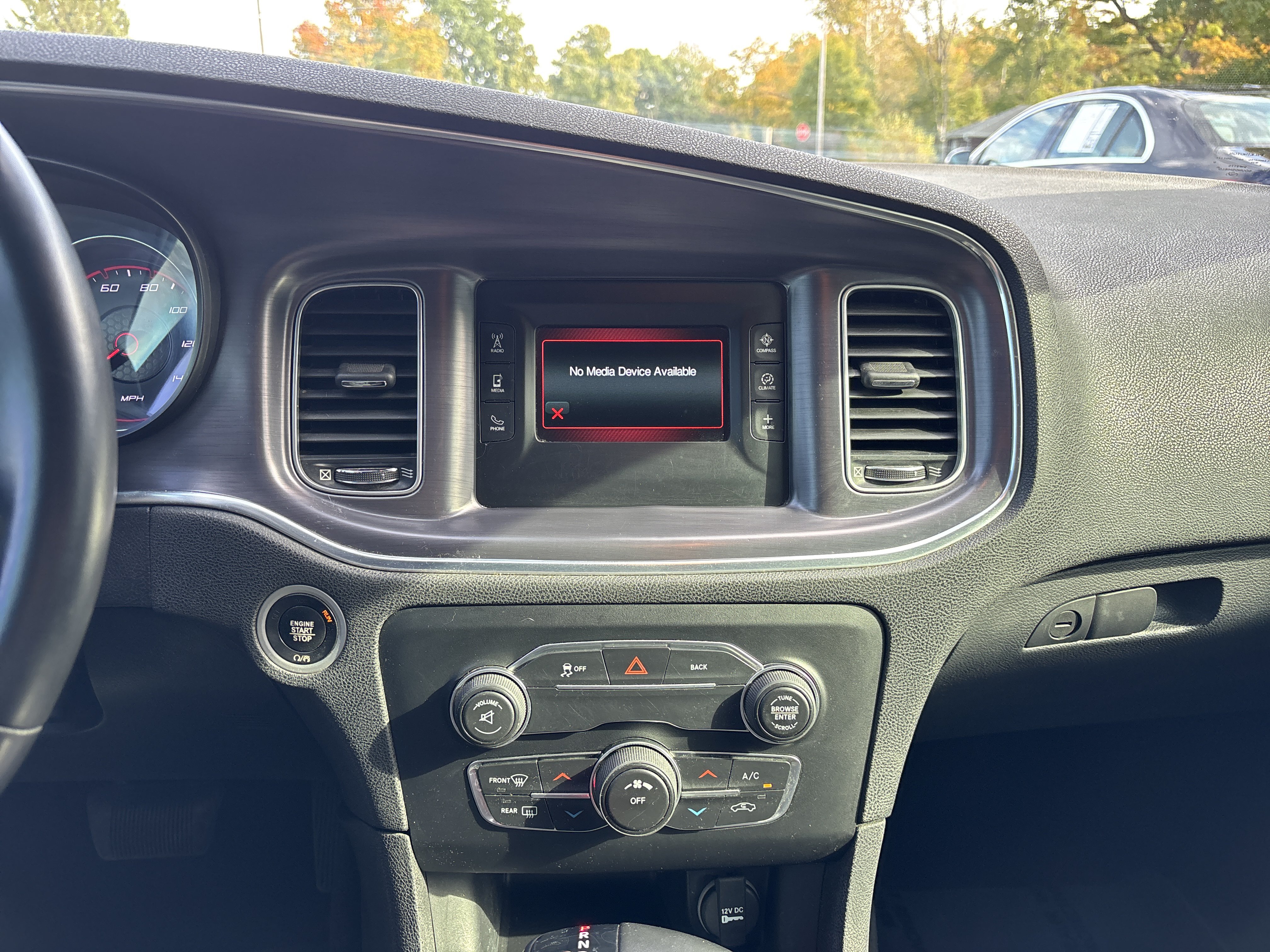 Used 2016 Dodge Charger SE RWD image 18
