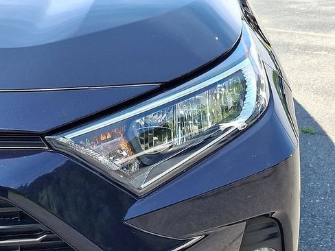 Used 2020 Toyota RAV4 XLE w/ All Weather Liner Package AWD/4WD image 9