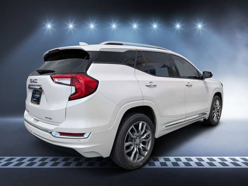 Used 2023 GMC Terrain Denali AWD/4WD image 3