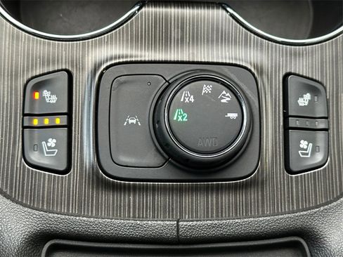 Used 2022 GMC Acadia SLT w/ Elevation Edition image 65