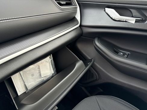 New 2025 Jeep Grand Cherokee L Laredo w/ Luxury Tech Group I image 31