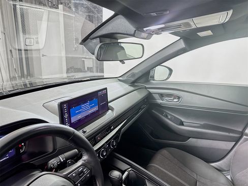 Used 2023 Honda Accord Sport image 6