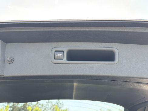 Certified 2026 Toyota Highlander XLE image 33