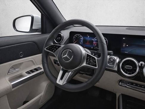 Used 2026 Mercedes-Benz GLB 250 image 24