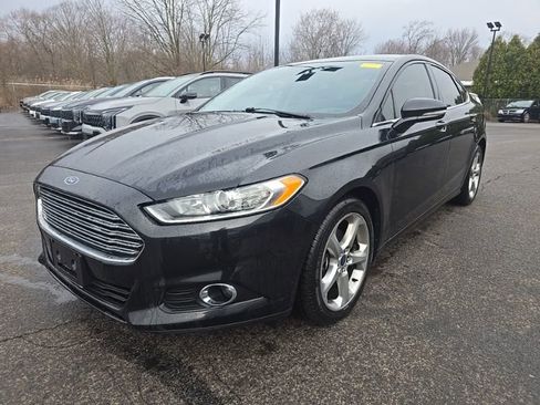 Used 2015 Ford Fusion SE w/ Equipment Group 201A image 3