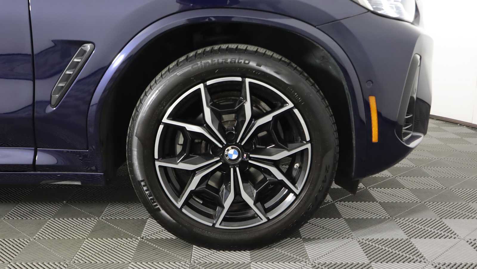 Used 2024 BMW X3 xDrive30i w/ Premium Package AWD/4WD image 7