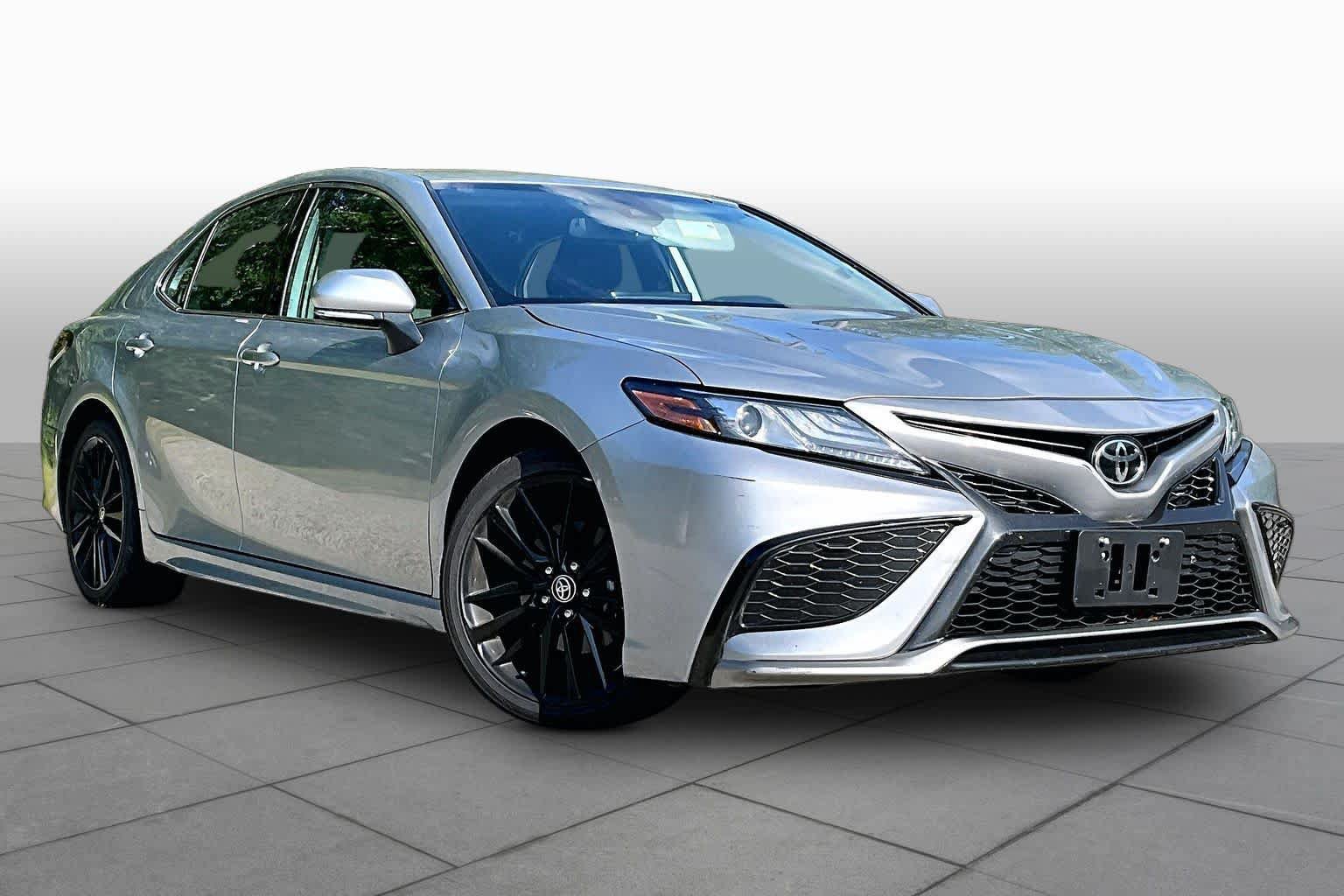 Used 2024 Toyota Camry XSE FWD image 2