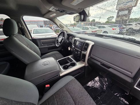 Used 2020 RAM 1500 Classic SLT w/ Luxury Group RWD image 18
