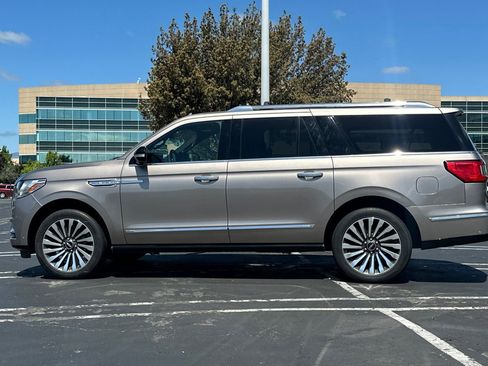 Used 2019 Lincoln Navigator L Reserve image 7