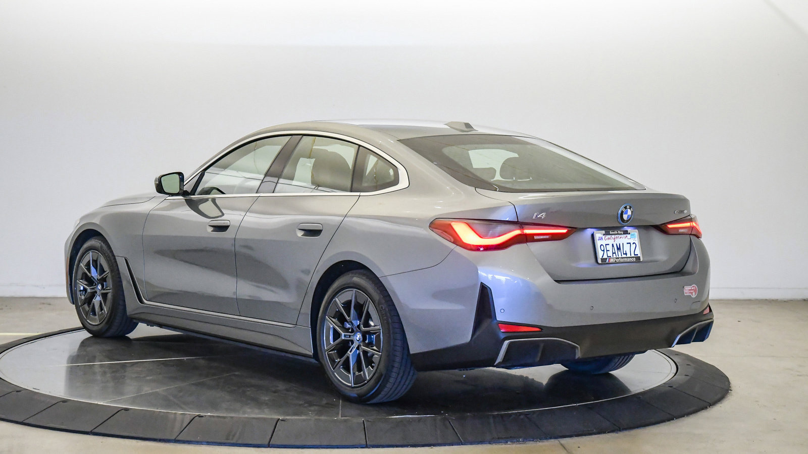 Used 2023 BMW i4 eDrive40 w/ Premium Package RWD image 2
