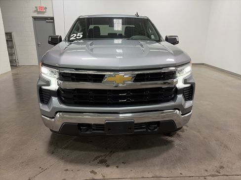 Used 2025 Chevrolet Silverado 1500 LT image 36