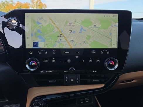 Used 2025 Lexus NX 350h AWD w/ Premium Package image 18