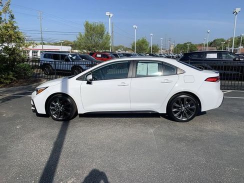Used 2025 Toyota Corolla SE image 5