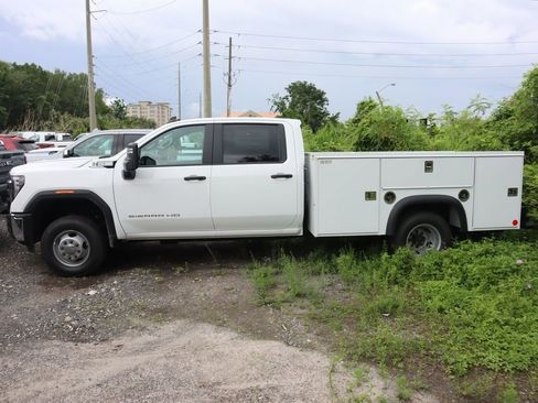 New 2025 GMC Sierra 3500 Pro w/ Convenience Package AWD/4WD image 4