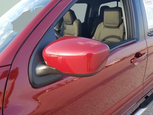 Used 2024 Nissan Frontier SV w/ SV Convenience Package RWD image 25